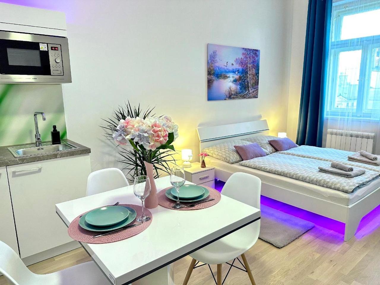 Romantic Apartment In The Center Of Prag Exteriör bild